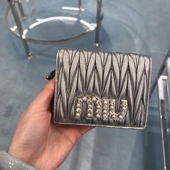[sold]💕Authentic miumiu wallet - Picture 2 of 3